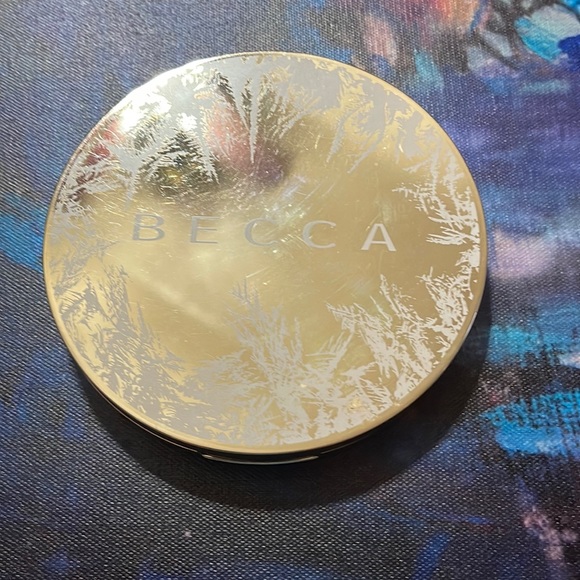BECCA Eyeshadow Pallet - Picture 1 of 4